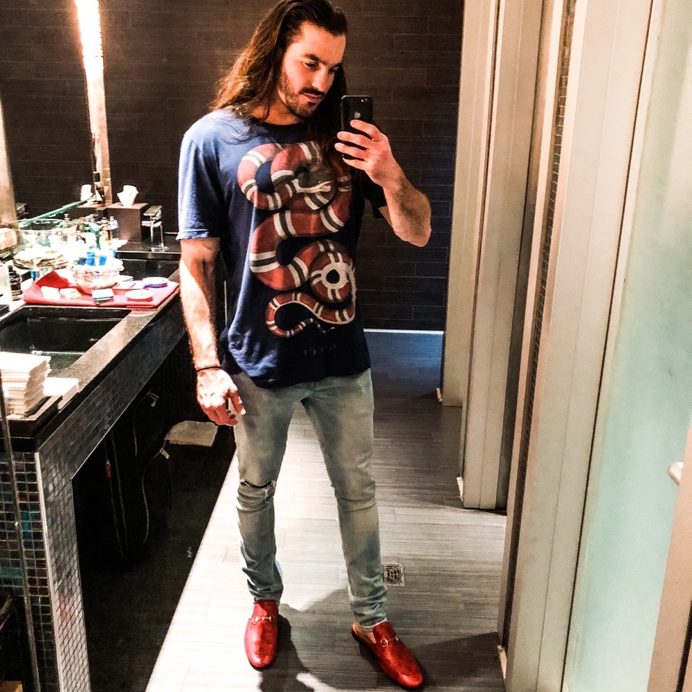 Meet your Posher, Chenzo